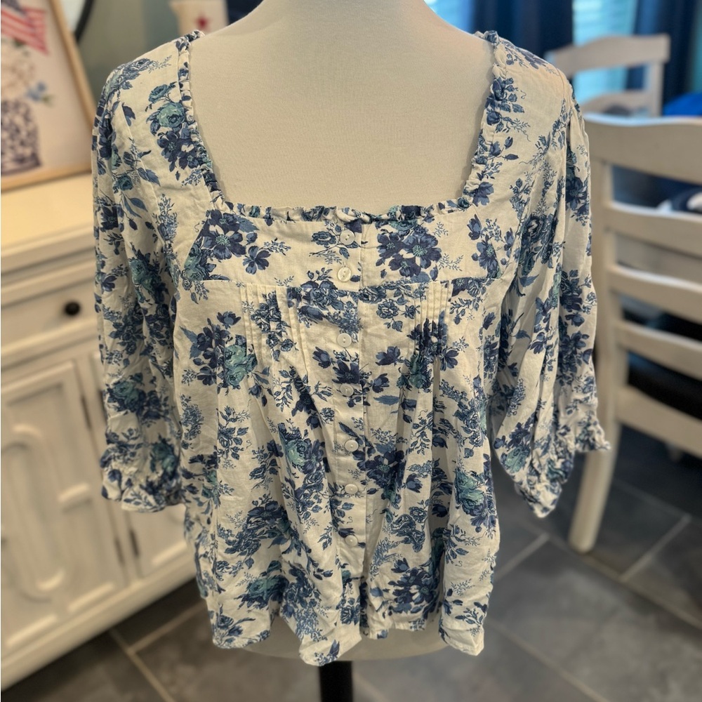 Floral Blue and White Women's Top